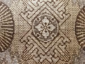 アンティーク　丸に花菱模様織出し本場泥大島紬着物（割り込み絣）